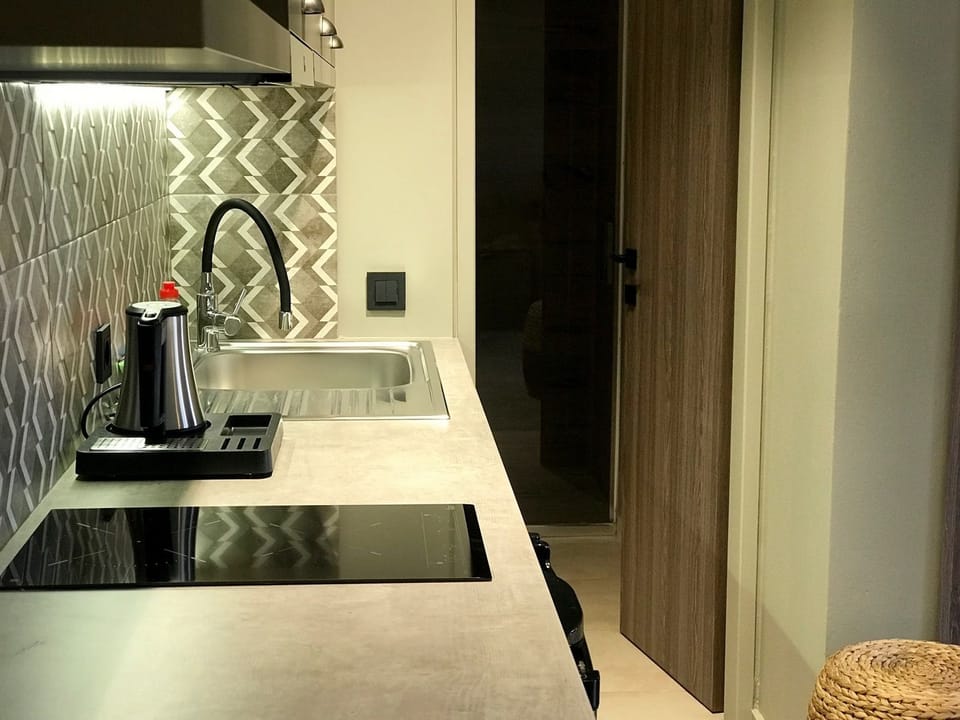 Deluxe Apartment, 1 Bedroom, Sea View | In-room safe, individually decorated, individually furnished