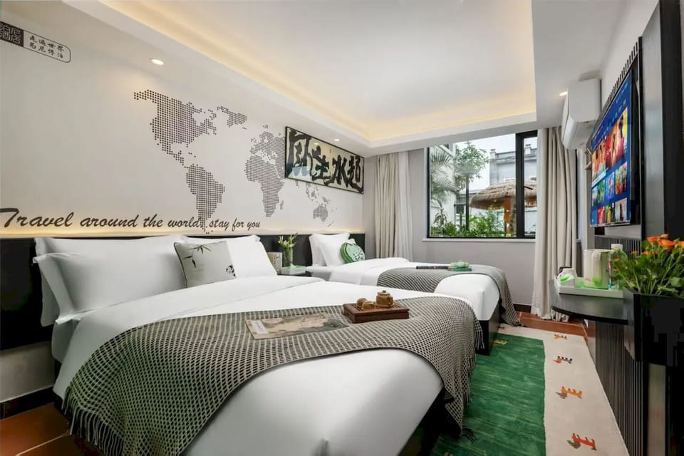Luxury Twin Room, City View | In-room safe, laptop workspace, blackout drapes, free WiFi