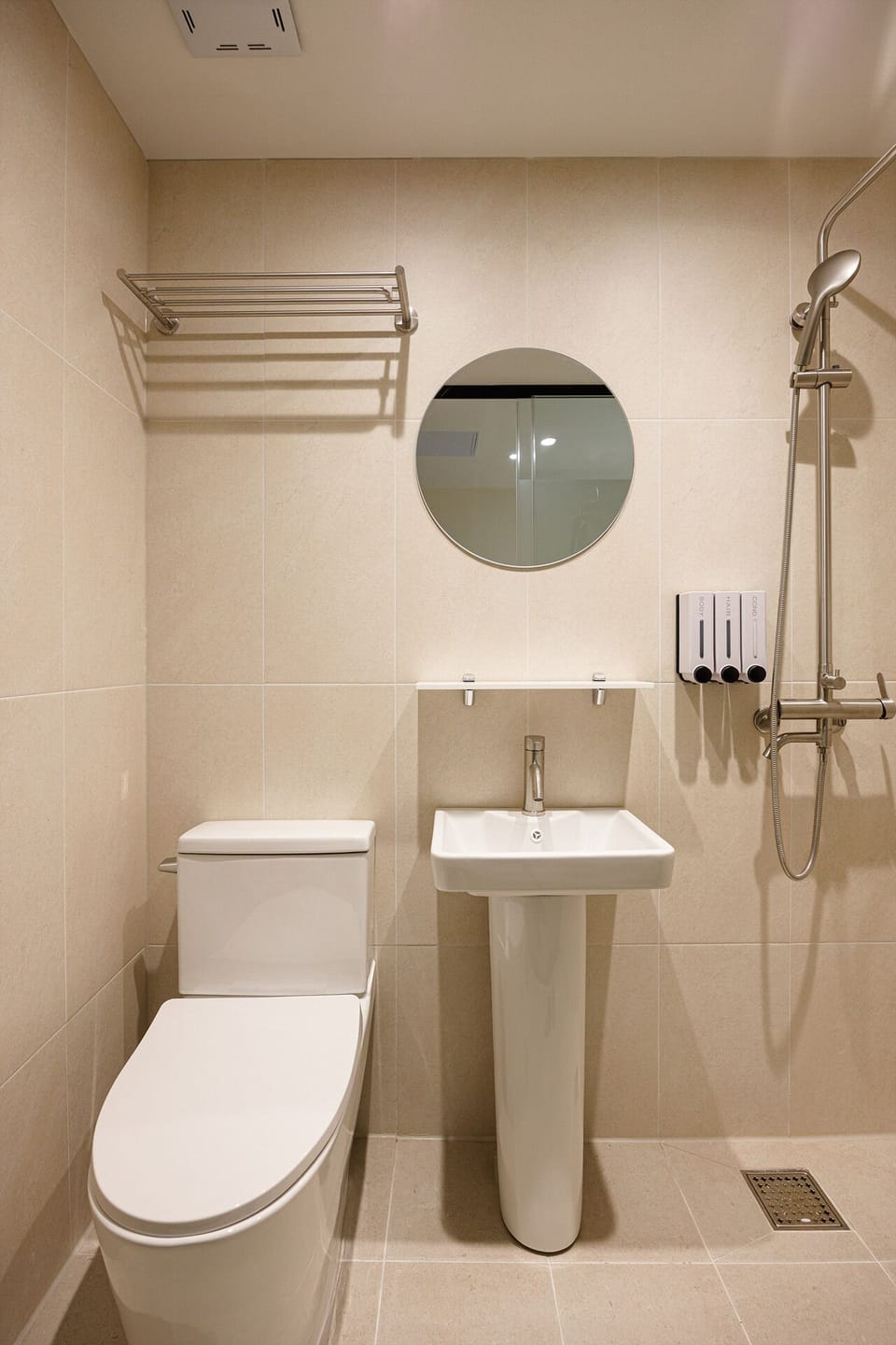 Premier Quadruple Room | Interior detail