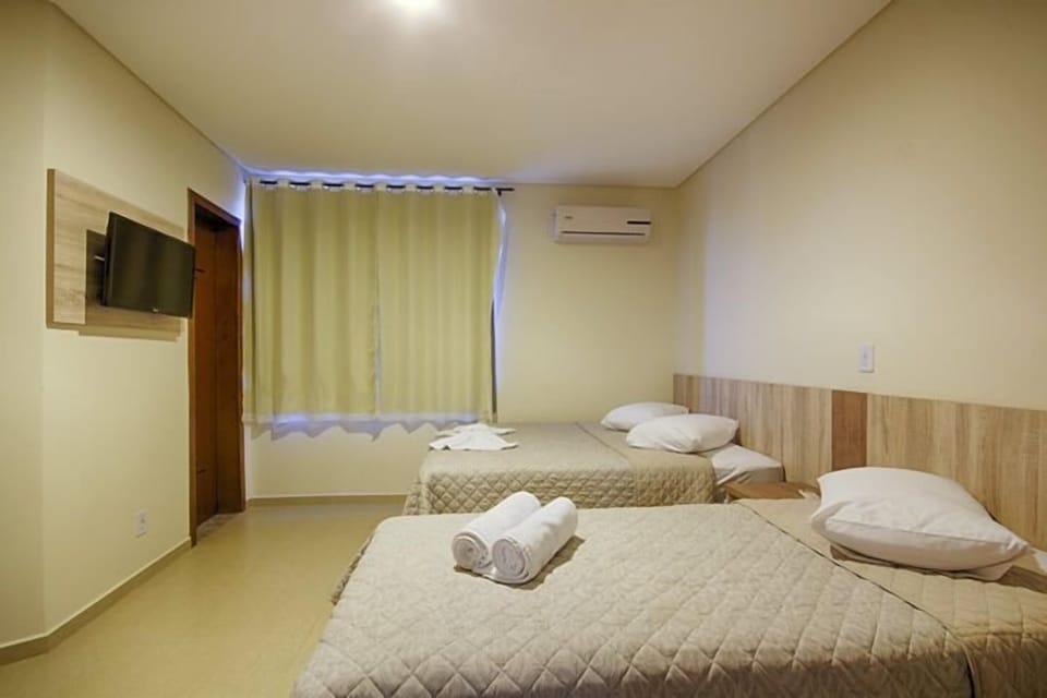 Minibar, iron/ironing board, free WiFi, bed sheets