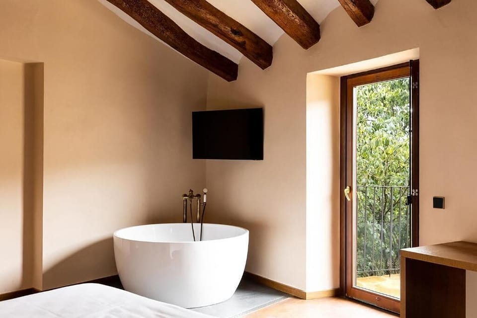 Suite, Balcony, Mountain View | In-room safe, blackout drapes, soundproofing, iron/ironing board