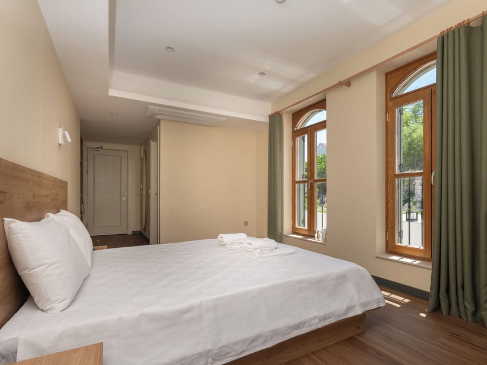 Deluxe Room, Garden View | Free WiFi