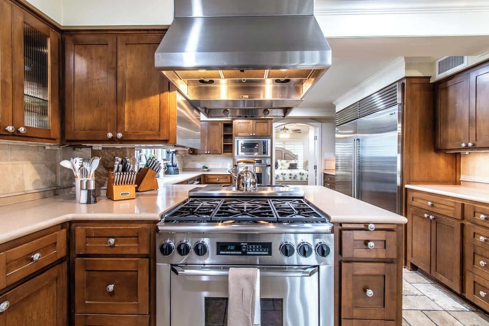 House, Multiple Beds, Pool Access, Ocean View (5201 Ocean Drive) | Private kitchen