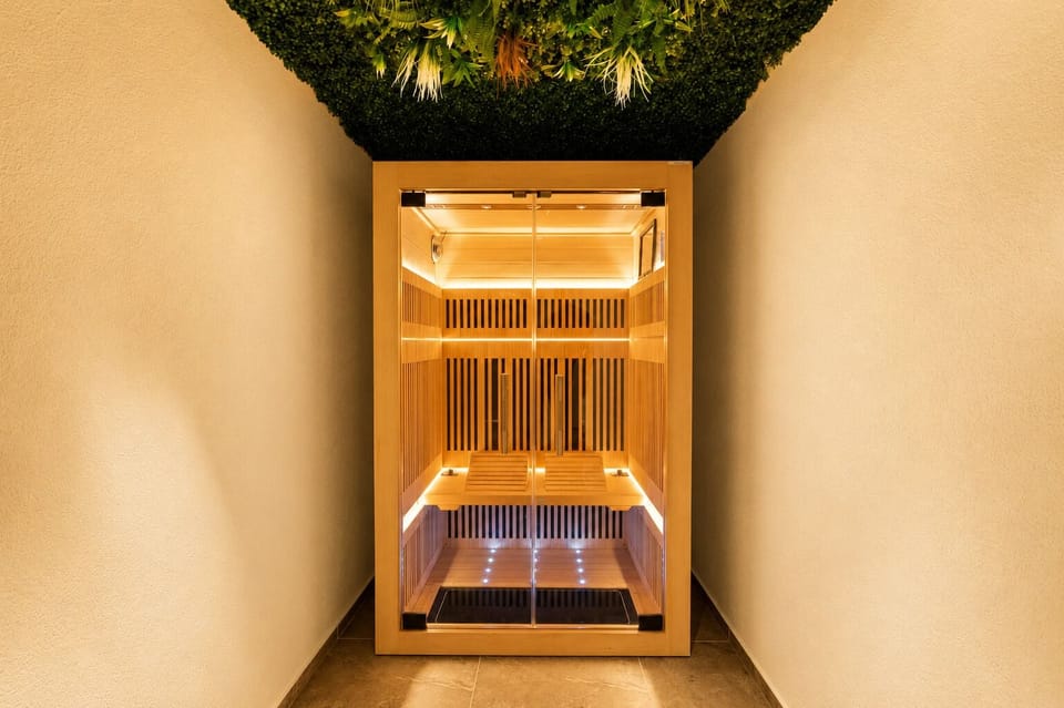 Executive Apartment | Bathroom | Towels, toilet paper