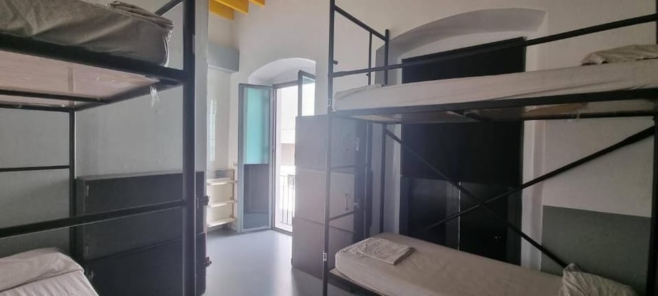 Basic Shared Dormitory, Mixed Dorm, City View | WiFi (free)