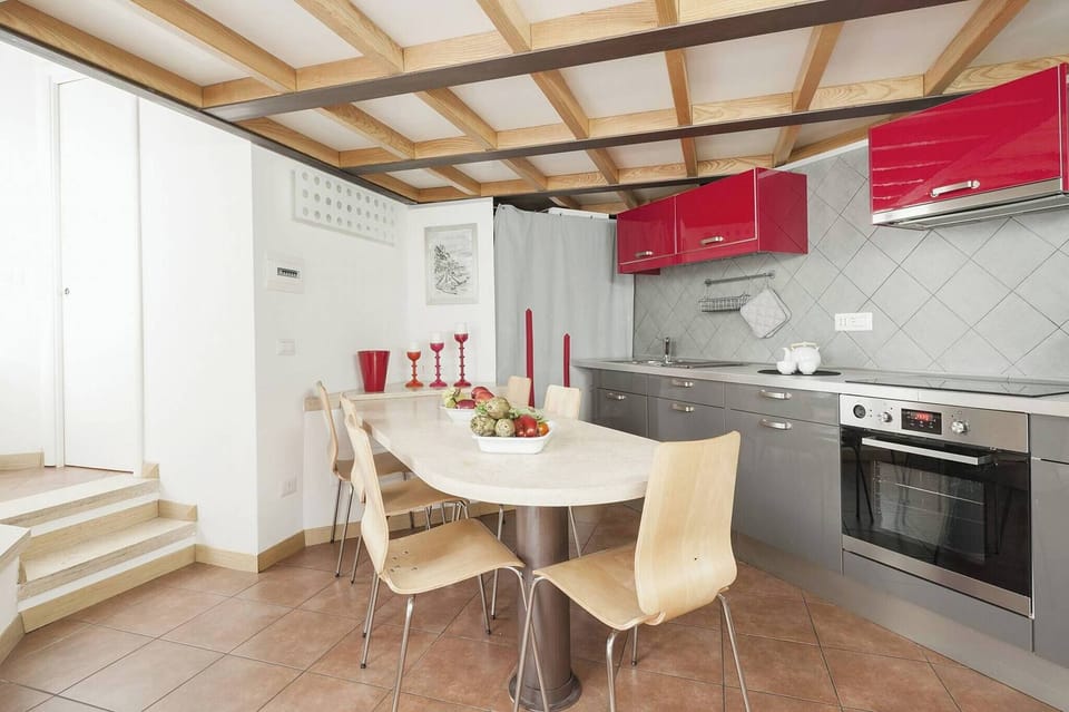 Apartment, 2 Bedrooms, Accessible, Smoking | Dining room