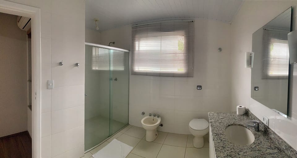 Standard Twin Room | Desk