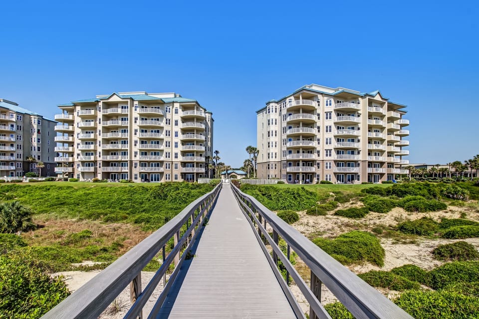 Condo, 2 Bedrooms | Exterior