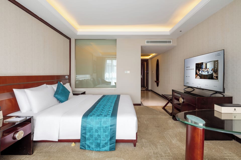 Superior Twin Room, City View | Desk, laptop workspace, blackout drapes, soundproofing