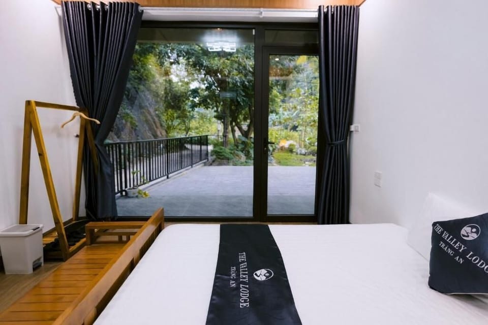 Double Room, Garden View | Blackout drapes, soundproofing, free WiFi, bed sheets