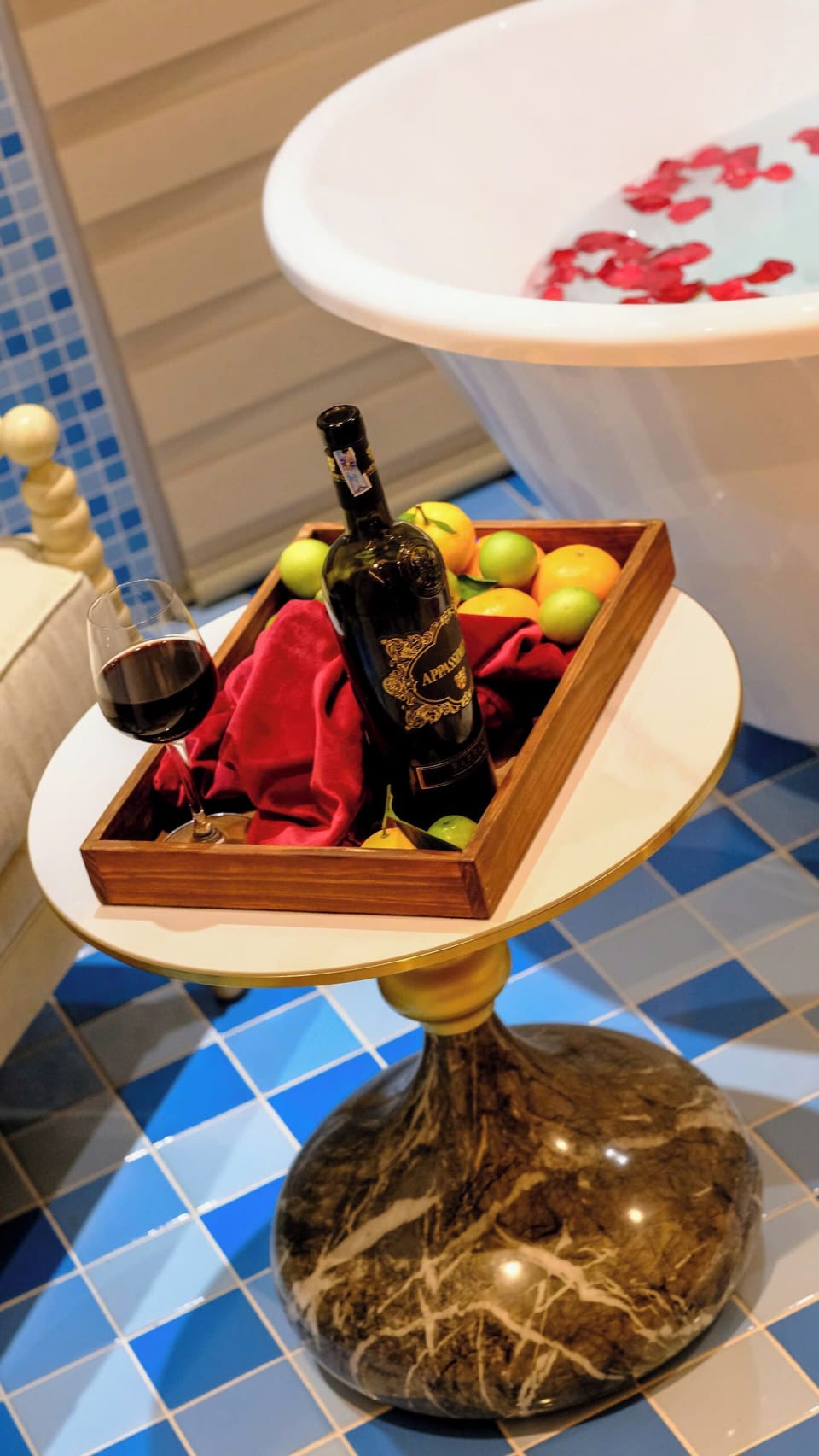 Deluxe Double Room, Hot Tub, City View | Food and drink