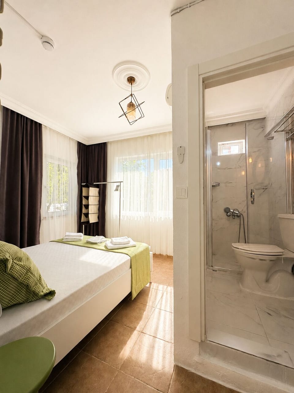 Classic Room, 1 Double Bed, Non Smoking, Private Bathroom | Bed sheets