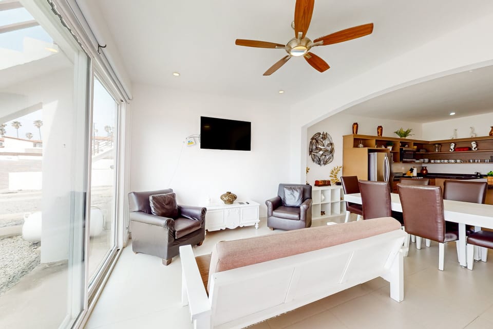 House, Multiple Beds, Kitchen, Partial Ocean View (Casa Marron 37 - Playa Arcangel) | Dining