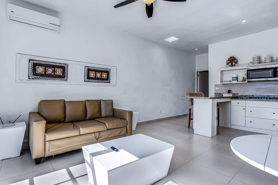 Apartment, 1 Queen Bed with Sofa bed, Kitchenette, Ocean View (Jr Suite 5 - Playa Arcangel) | Living area