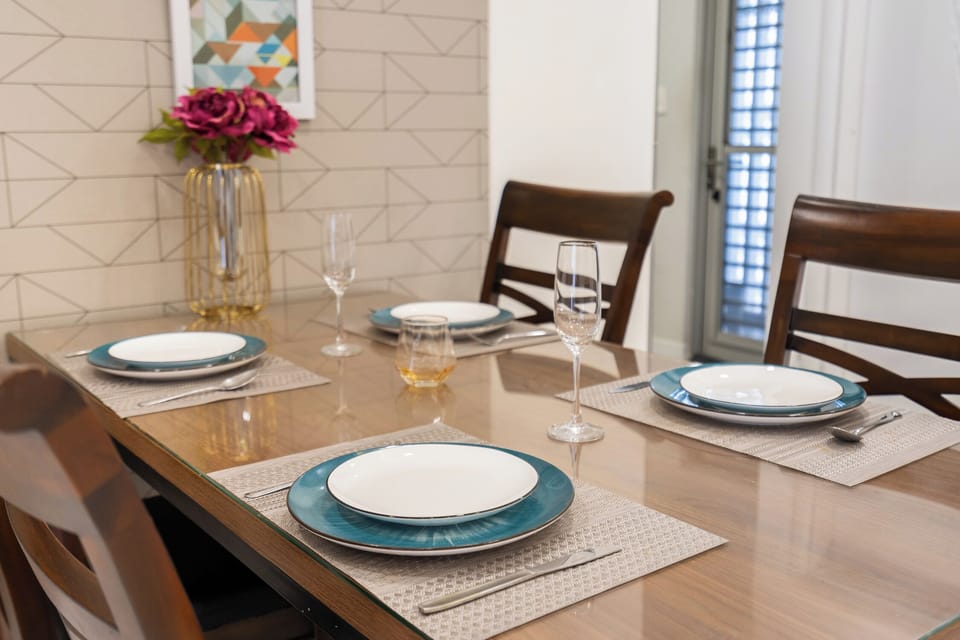 Luxury Apartment, City View | Dining