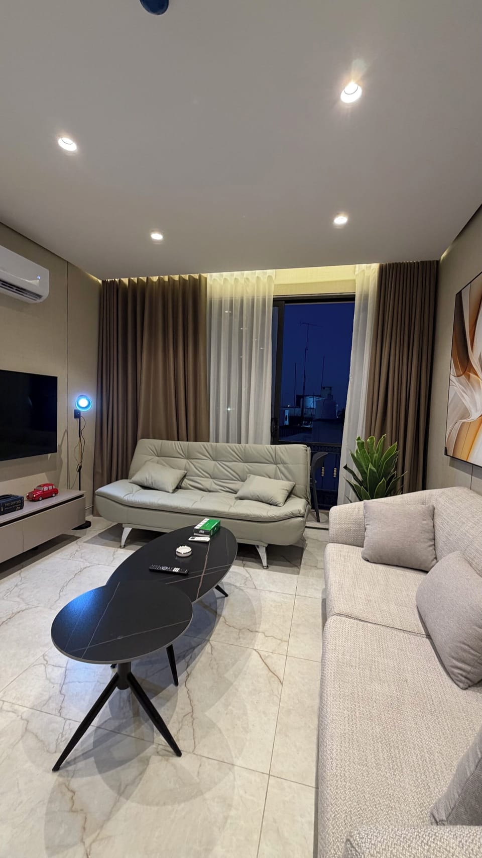Apartment, 1 Bedroom, Accessible, Smoking | Living room