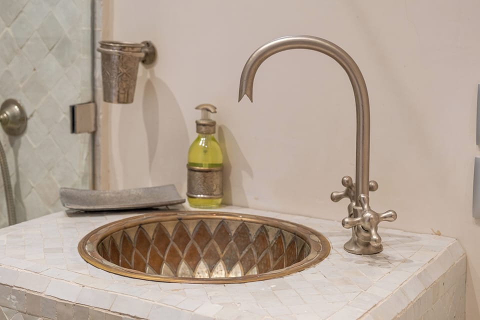 Family House | Bathroom | Hair dryer, towels, soap, shampoo
