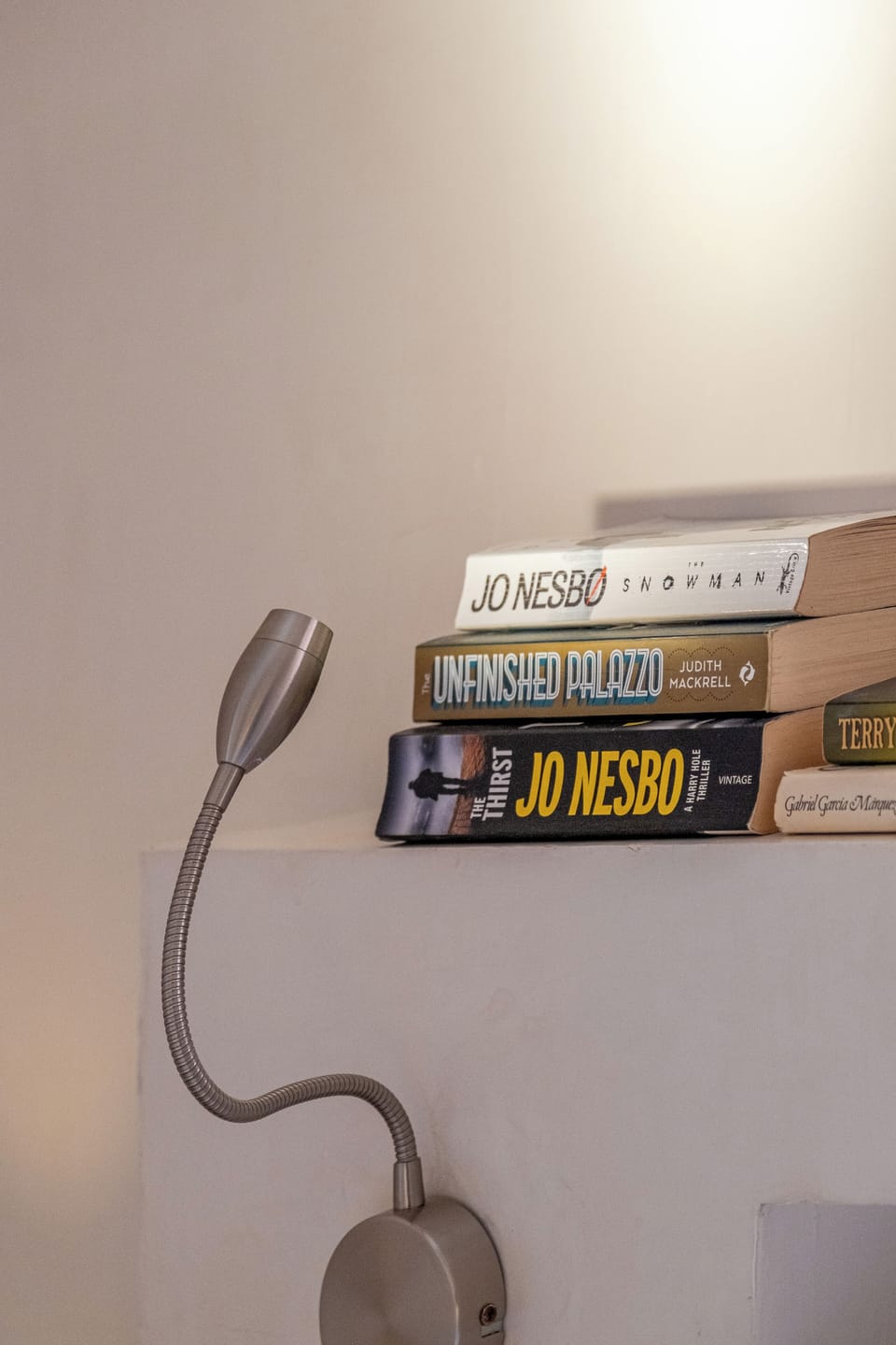 Family House | Living area | Books