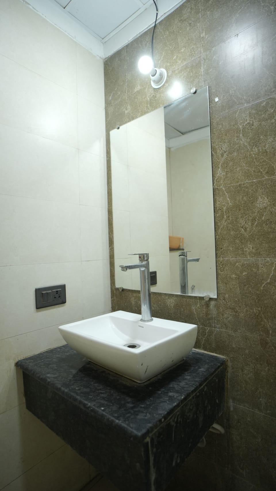 Deluxe Double or Twin Room | Bathroom