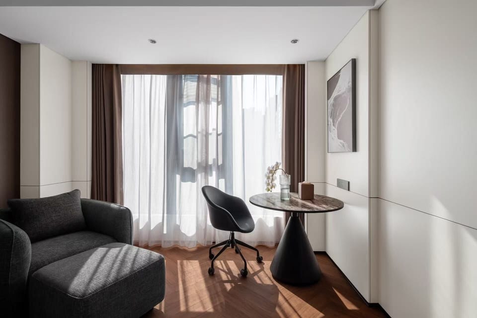 Superior Single Room, City View | Interior
