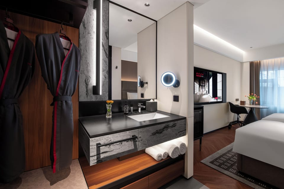 Superior Twin Room, Courtyard View | Premium bedding, down comforters, pillowtop beds, minibar (free items)