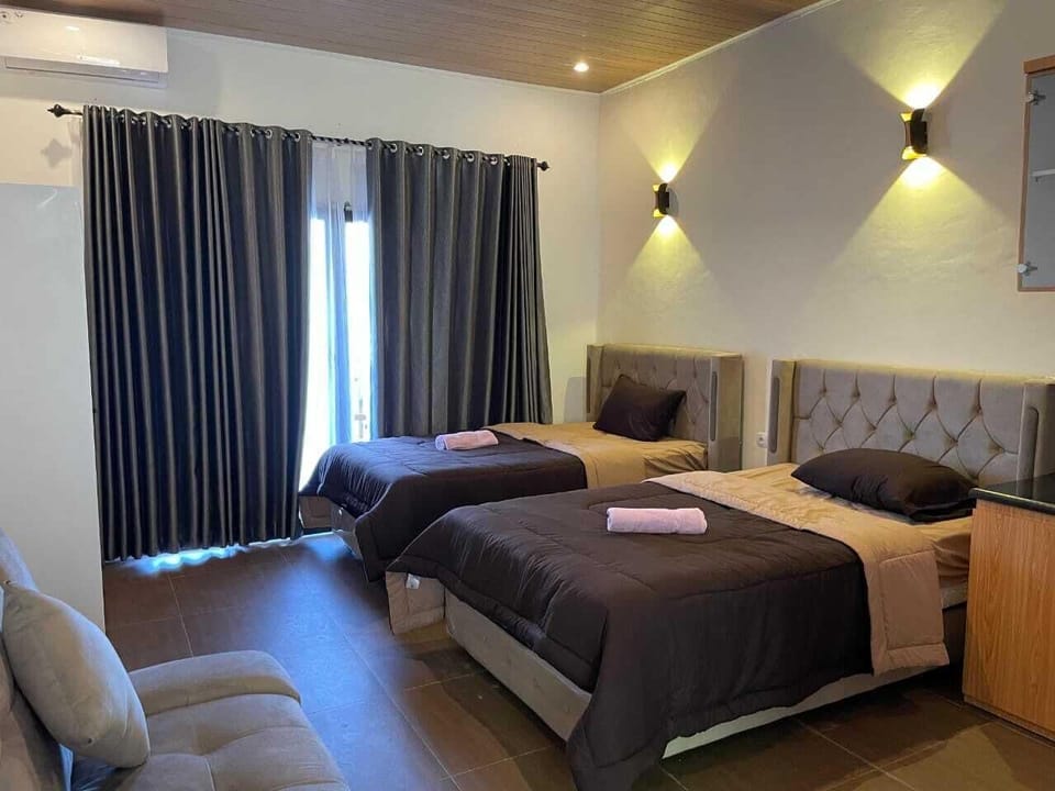 Deluxe Twin Room, Patio, Mountain View | Desk, free WiFi