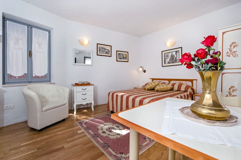 Studio, 1 Double Bed | Free WiFi, bed sheets