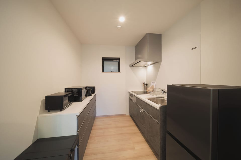 Deluxe Villa, River View | Private kitchen | Full-size fridge, microwave, stovetop, cookware/dishes/utensils