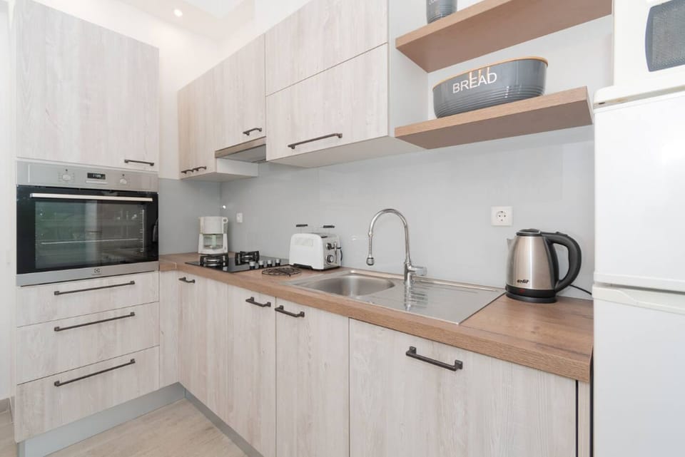 House | Private kitchen | Espresso maker, fridge, microwave, oven