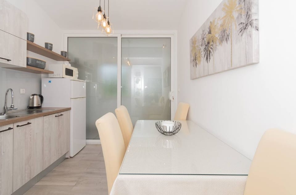 House | Private kitchen | Espresso maker, fridge, microwave, oven