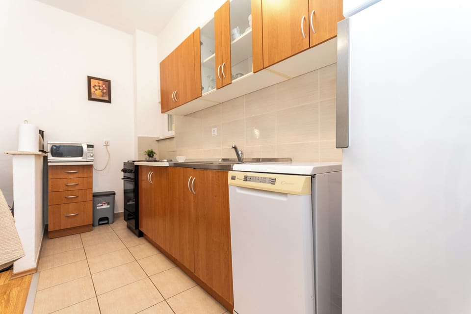 Apartment (A1) | Private kitchen | Espresso maker, fridge, microwave, oven