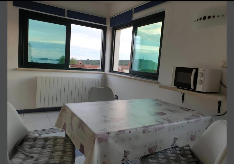 Apartment (A1) | Dining