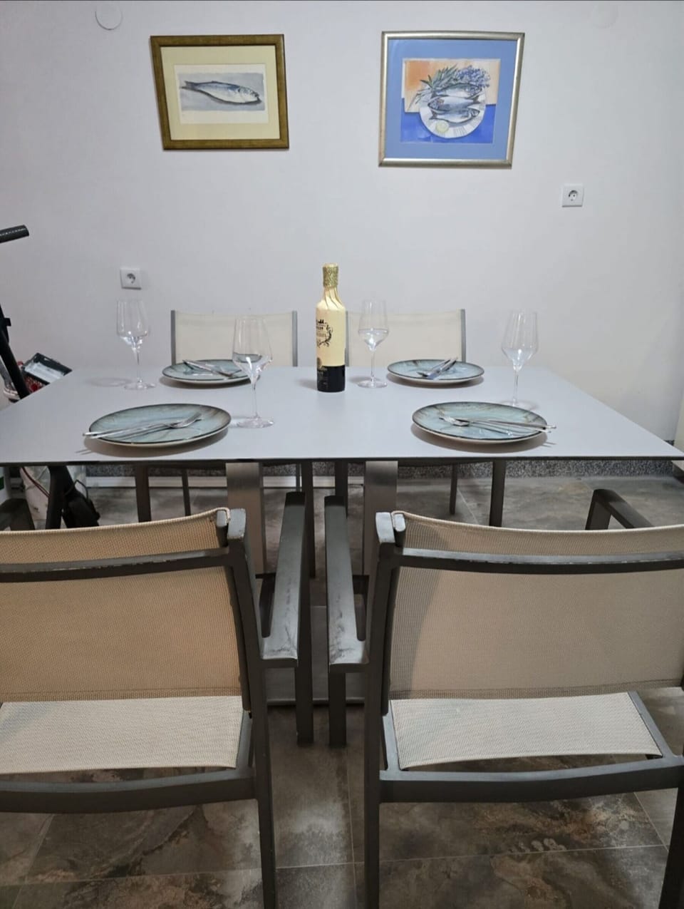 House | Private kitchen | Fridge, microwave, oven, stovetop