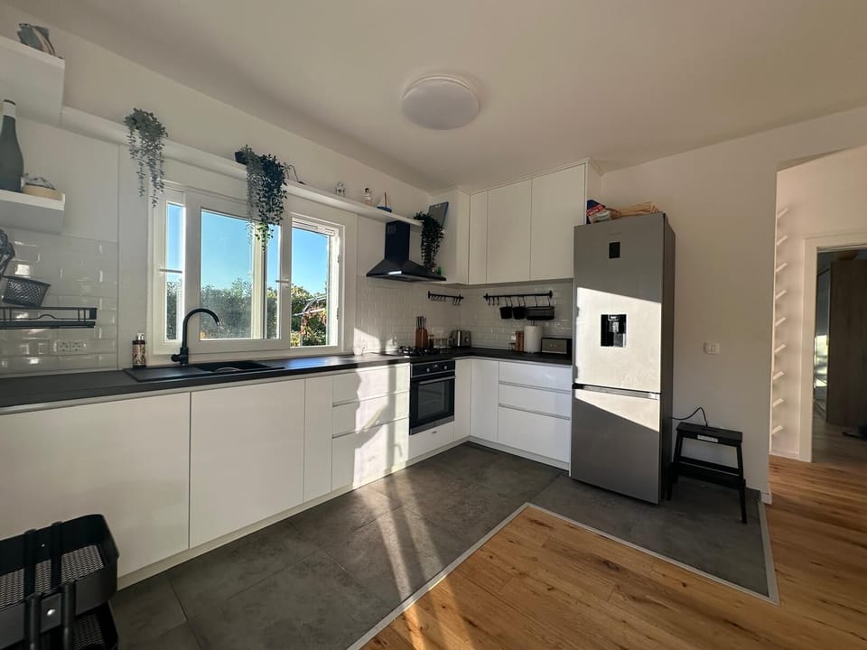 House | Private kitchen | Fridge, oven, stovetop, dishwasher
