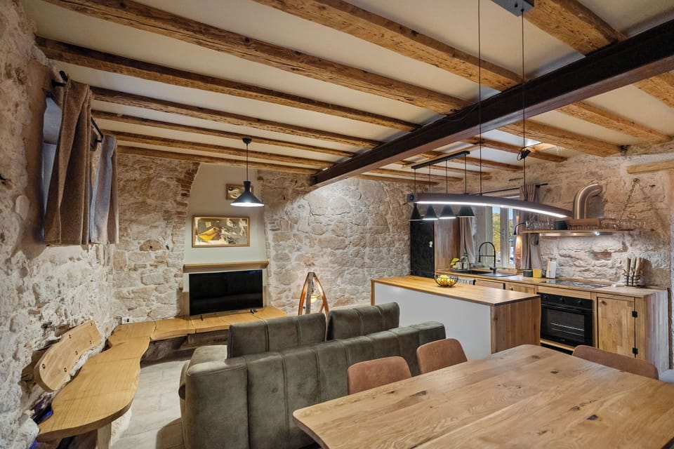 Apartment (A1) | Living room | Smart TV
