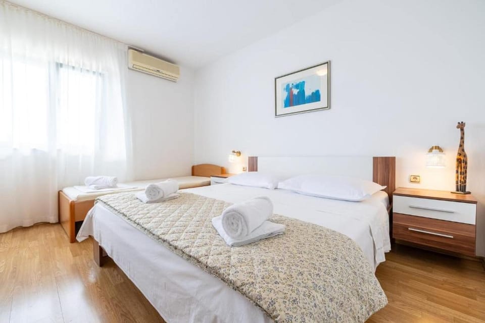 Apartment (A2) | Iron/ironing board, WiFi (free)