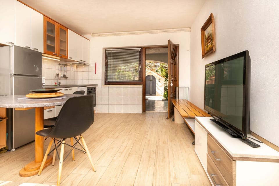 Apartment (A1) | Private kitchen | Espresso maker, fridge, microwave, oven