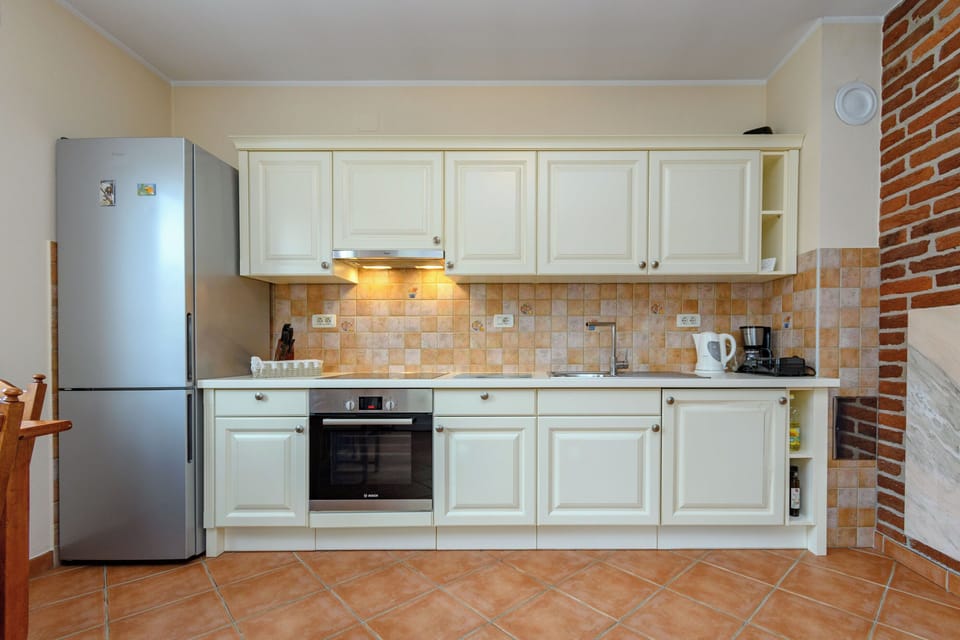 House | Private kitchen | Fridge, oven, stovetop, dishwasher