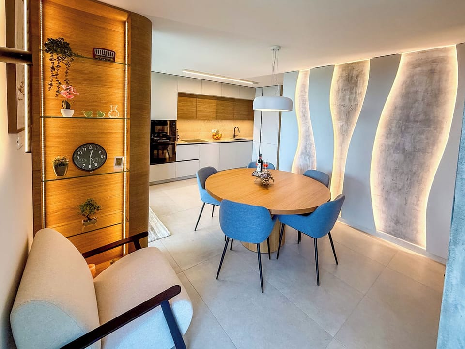 Apartment (A1) | Dining