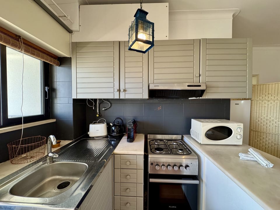 Microwave, coffee/tea maker