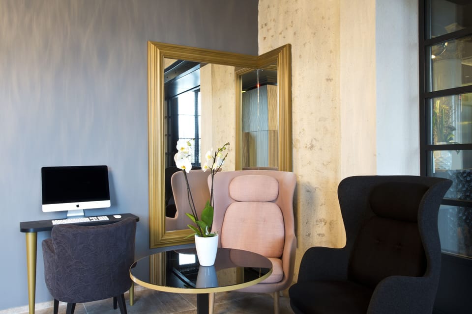 Lobby sitting area