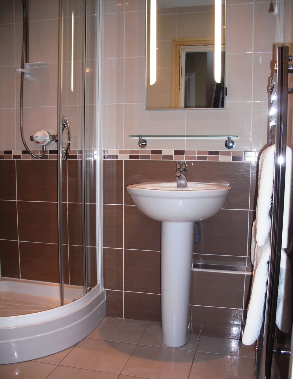 Standard Twin Room, Private Bathroom (external bathroom) | Bathroom | Shower, free toiletries, hair dryer, towels