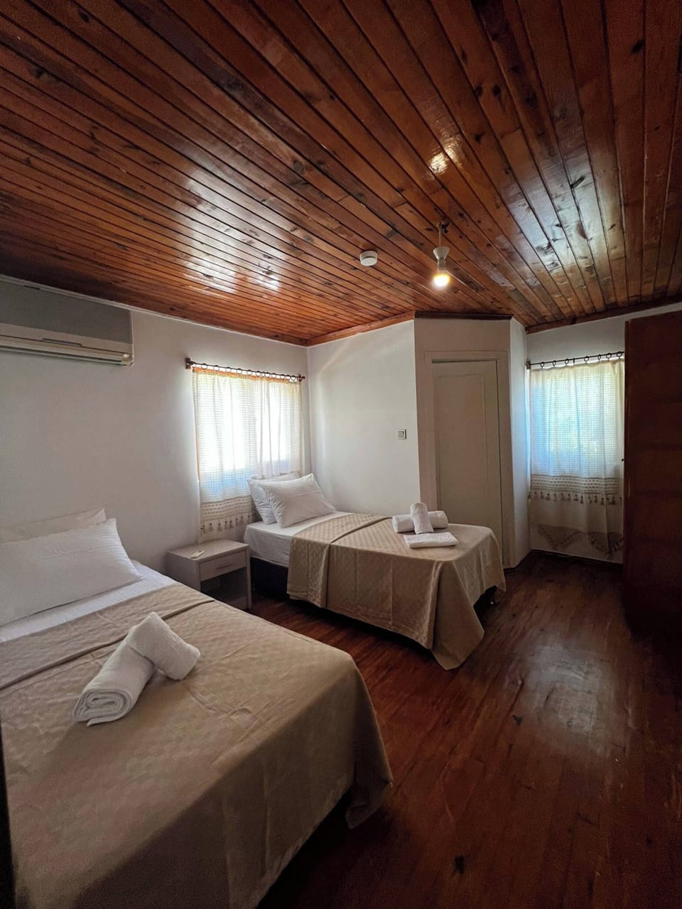 Standard Double or Twin Room | Iron/ironing board, free WiFi, bed sheets