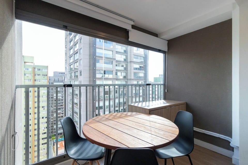 Deluxe Apartment, City View | Dining