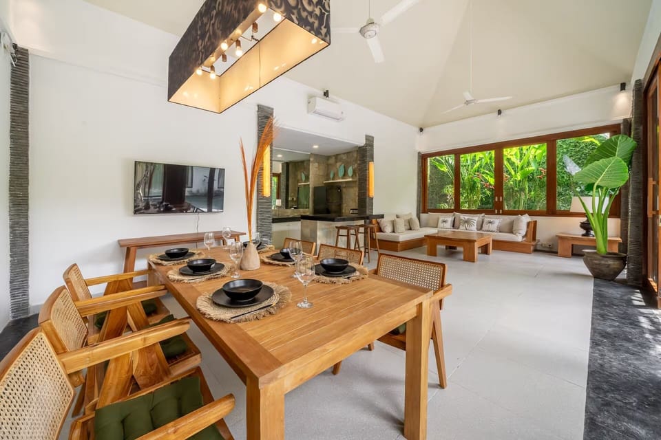 Deluxe Villa, 2 Bedrooms, Private Pool | Dining