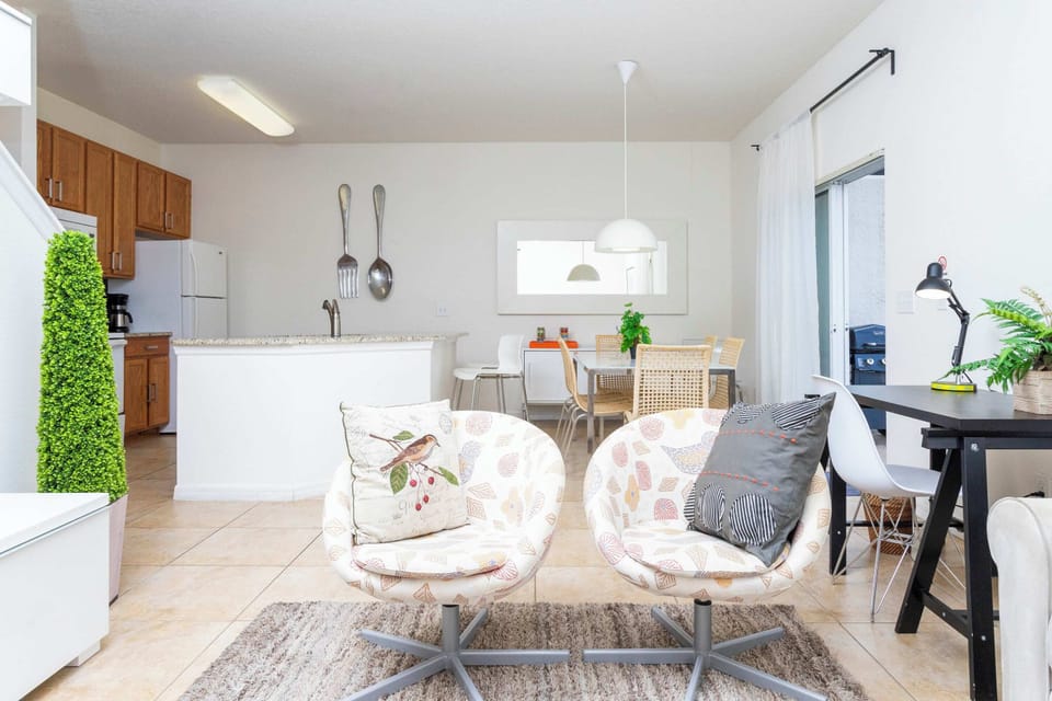 Townhome, Multiple Beds, Pool View (4572AL-SVH) | Interior