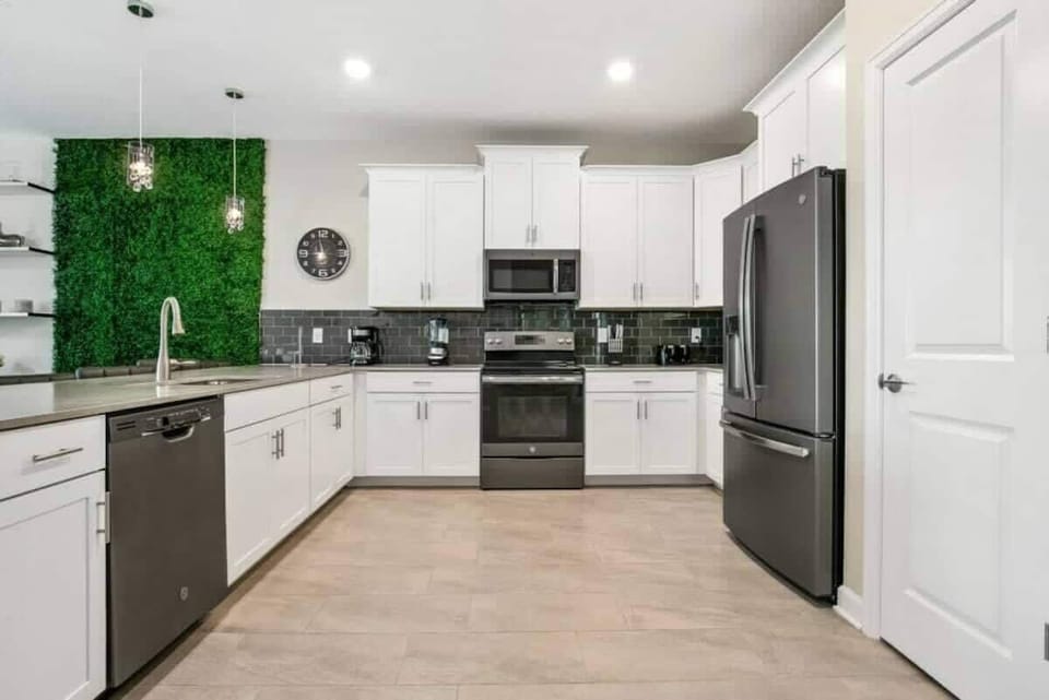House, Multiple Beds, Pool View (2901FS-SVH) | Private kitchen