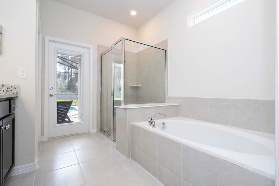 Spacious Family Retreat w/ Pool at Windsor Island House in Polk County