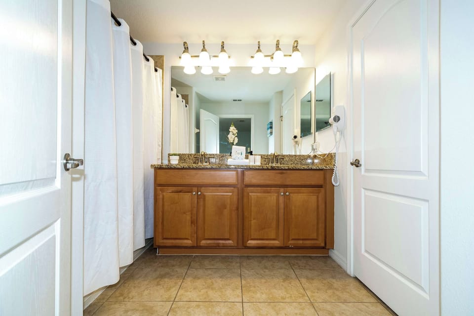Family-friendly Townhouse With Pool, Minutes to Disney! House in Osceola County