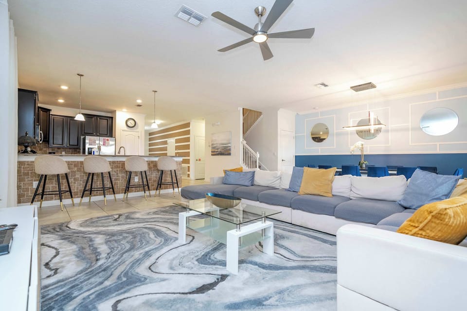 House, Multiple Beds, Pool View (1400MV-SVH) | Living area